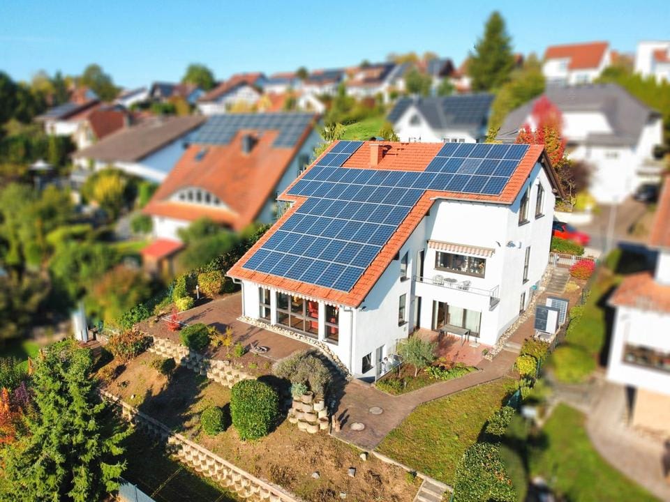 Immobilie in Groß-Bieberau - 65 T€ Heizung  & 60 T€ PV-Anlage - 500 € mtl. Ertrag schon investiert!!! Verschönern und einziehen!! - Bild 0