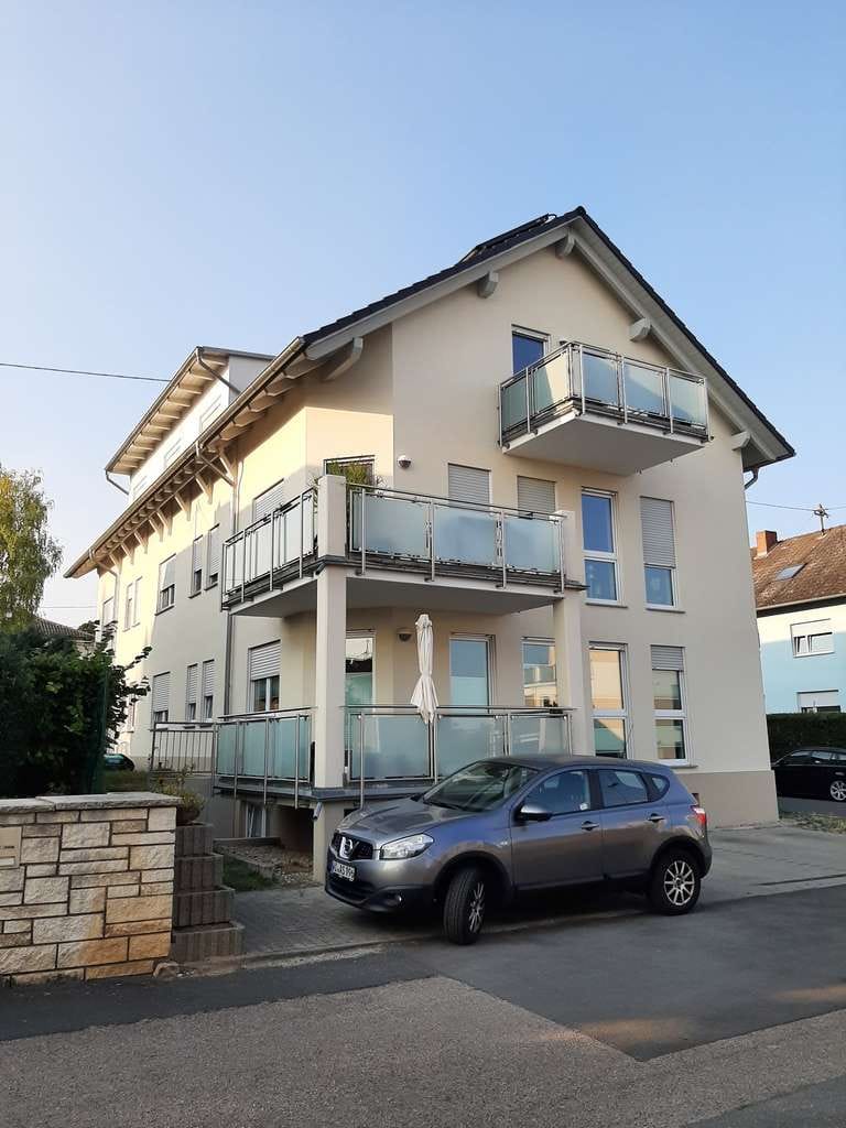 Immobilie in Ober-Olm - Gepflegte 2-Zimmer-DG-Wohnung mit Balkon und EBK im beschaulichen Ober-Olm - Bild 0