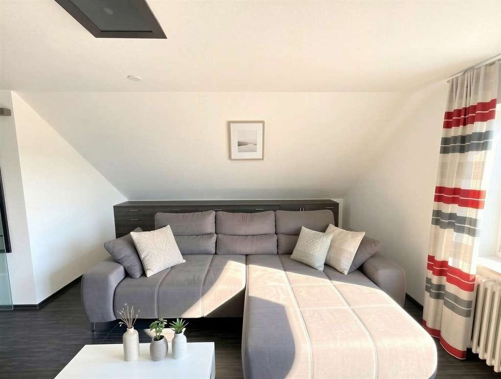Immobilie in Haslach im Kinzigtal - +++ Bezugsfrei: sonnige 3 Zimmer Wohnung mit EBK, Balkon und Stellplatz in Haslach +++ - Bild 3