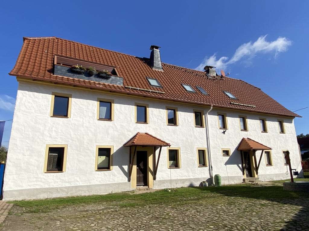 Immobilie in Liebschützberg - Traumhaftes Grundstück mit großem Wohnhaus (4 WE) und Scheune +++ vielseitige Nutzungsmöglichk - Bild 1