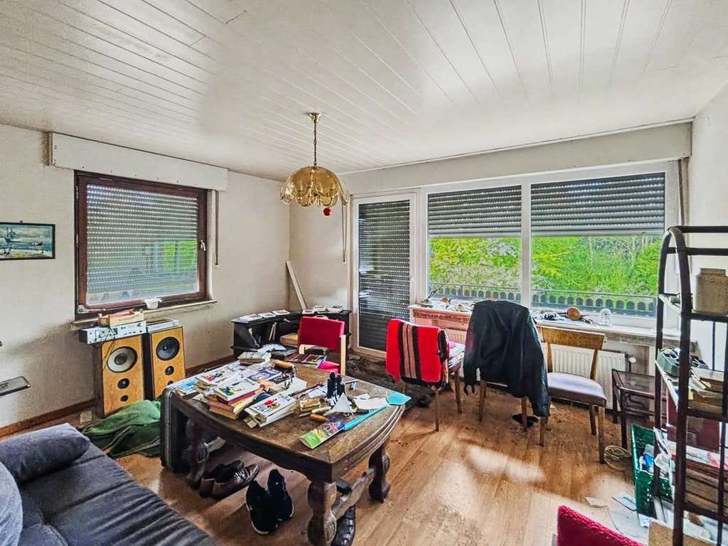 Immobilie in Lage - Erbpacht: Geräumiges Zweifamilienhaus mit Potenzial auf Erbpachtgrundstück in Lage - Bild 1