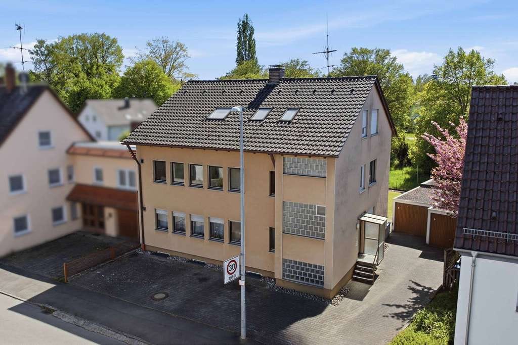 Immobilie in Laupheim - Top vermietet! Gepflegtes Mehrfamilienhaus in attraktiver Lage - Bild 0