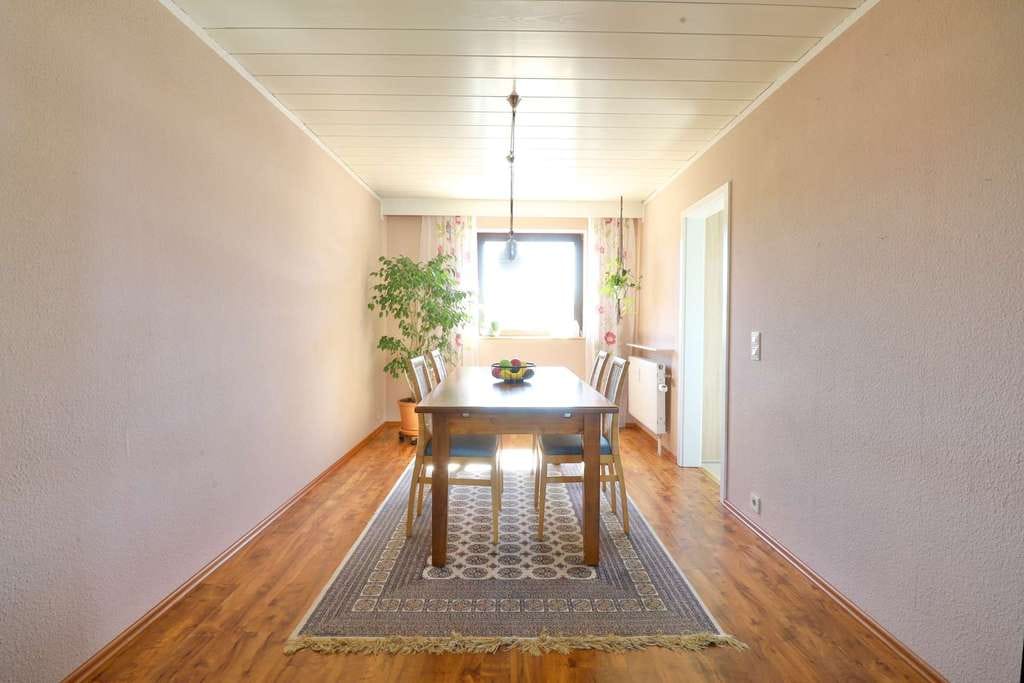 Immobilie in Helmstadt-Bargen - Sonnige 3,5-Zimmer-Wohnung mit großem Balkon plus 1-Zimmer-Apartment im Herzen von Helmstadt-Bargen - Bild 3