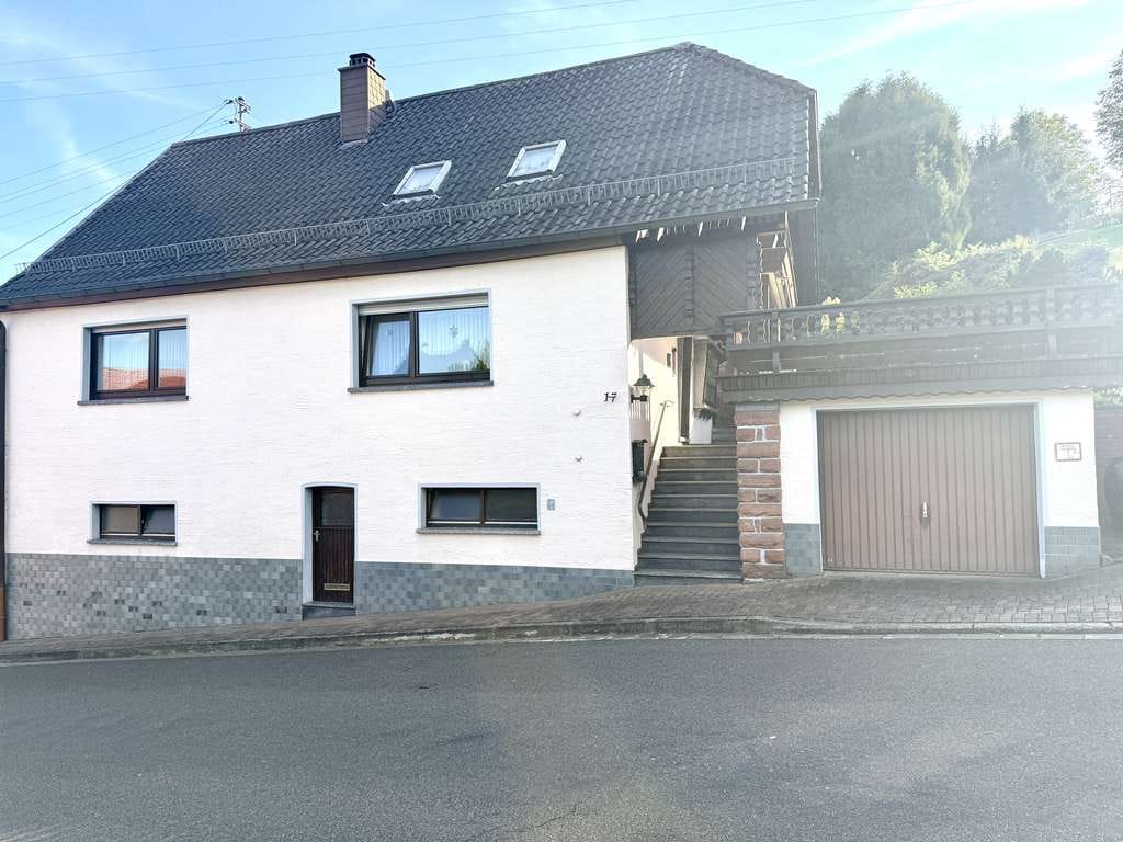 Immobilie in Bosenbach - Liebevoll gepflegtes Wohnhaus mit großem Grundstück - Bild 1