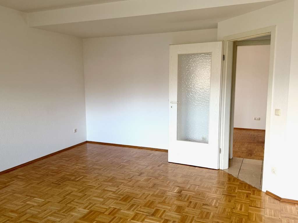 Immobilie in Hückelhoven - Hückelhoven-Ratheim von Privat, 3 ZKDB, Balkon, Aufzug, Stellplatz  - Bild 2