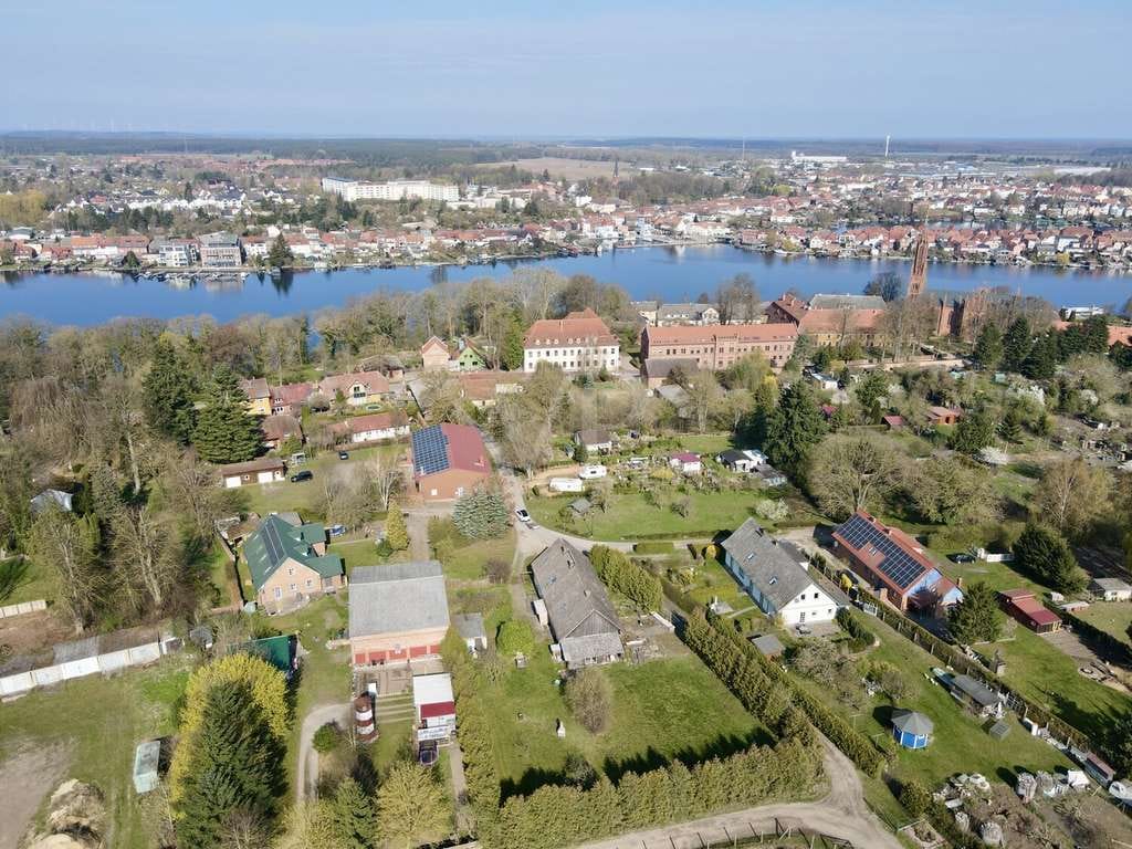 Immobilie in Fünfseen - Seltenheit: Großzügiges Grundstück mit altem Bauernhaus mit Entwicklungspotenzial, in Malchow - Bild 2