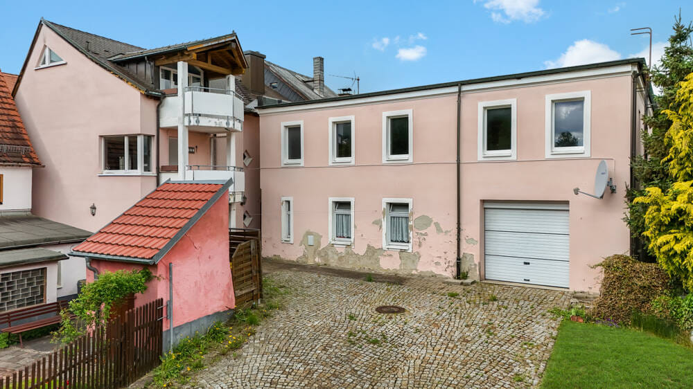 Immobilie in Neustadt in Sachsen - ++Familienhaus plus Zukunftsfläche: ca. 190 m² Wohnfläche, 188 m² Nebengebäude & viel Potenzial++ - Bild 2