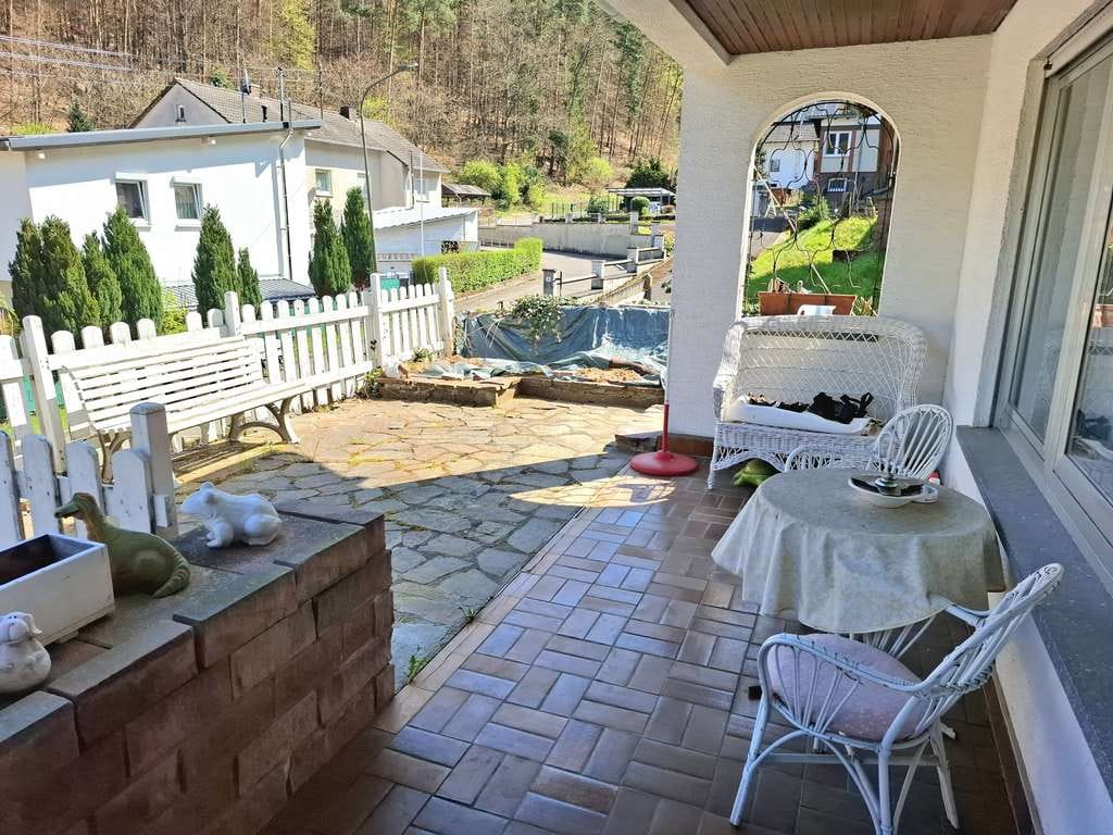 Immobilie in Frankenstein - großes Einfamilienhaus mit Halle im Herzen des Pfälzer Waldes - Bild 1
