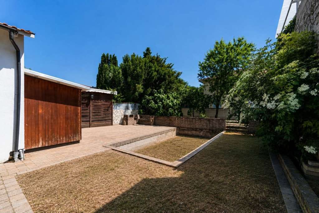 Immobilie in Neulußheim - Zweifamilienhaus im Herzen von Neulußheim – voller Potenzial für modernes Wohnen - Bild 4