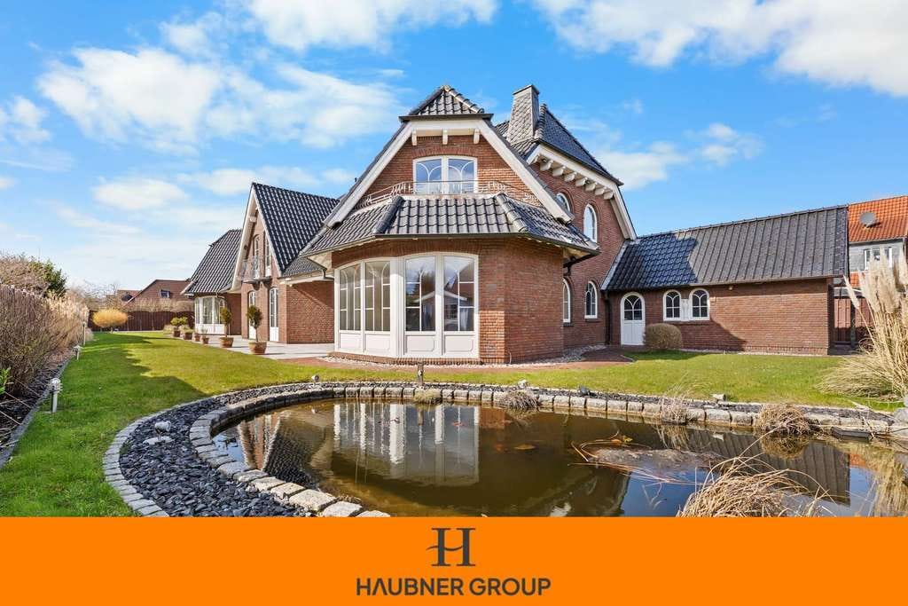 Immobilie in Cuxhaven - Einzigartiges Anwesen an der Küste - Großzügiges Doppelhaus mit Teich, Sauna und zwei Wohneinheiten - Bild 0