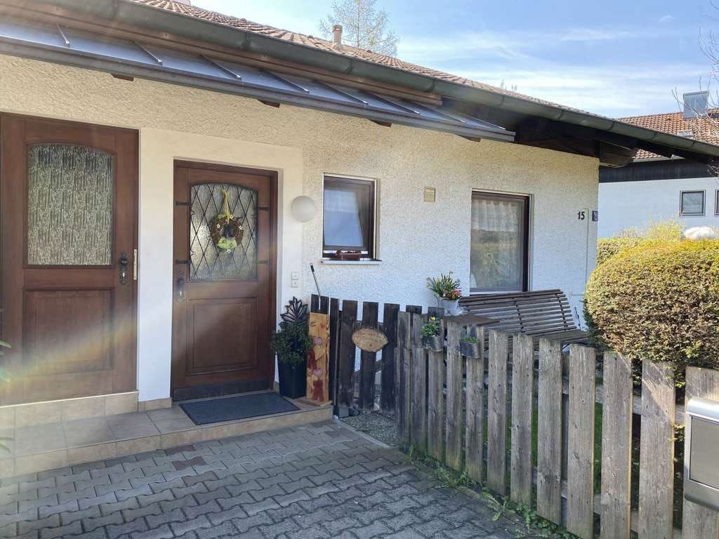 Immobilie in Bad Birnbach - Perfektes Zweifamilienhaus in ruhiger Seitenlage / Hirschbach - Bild 2