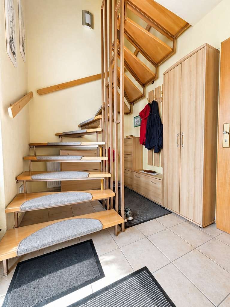 Immobilie in Braunsbedra - Wohnen am See – Gepflegtes Einfamilienhaus mit Whirlpool, Kaminhütte & idyllischem Garten - Bild 2