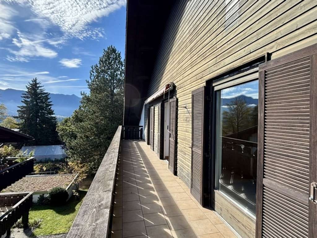 Immobilie in Murnau am Staffelsee - Murnau: großzügige 3-Zimmer-Wohnung mit Balkon am Ortsrand - Bild 0