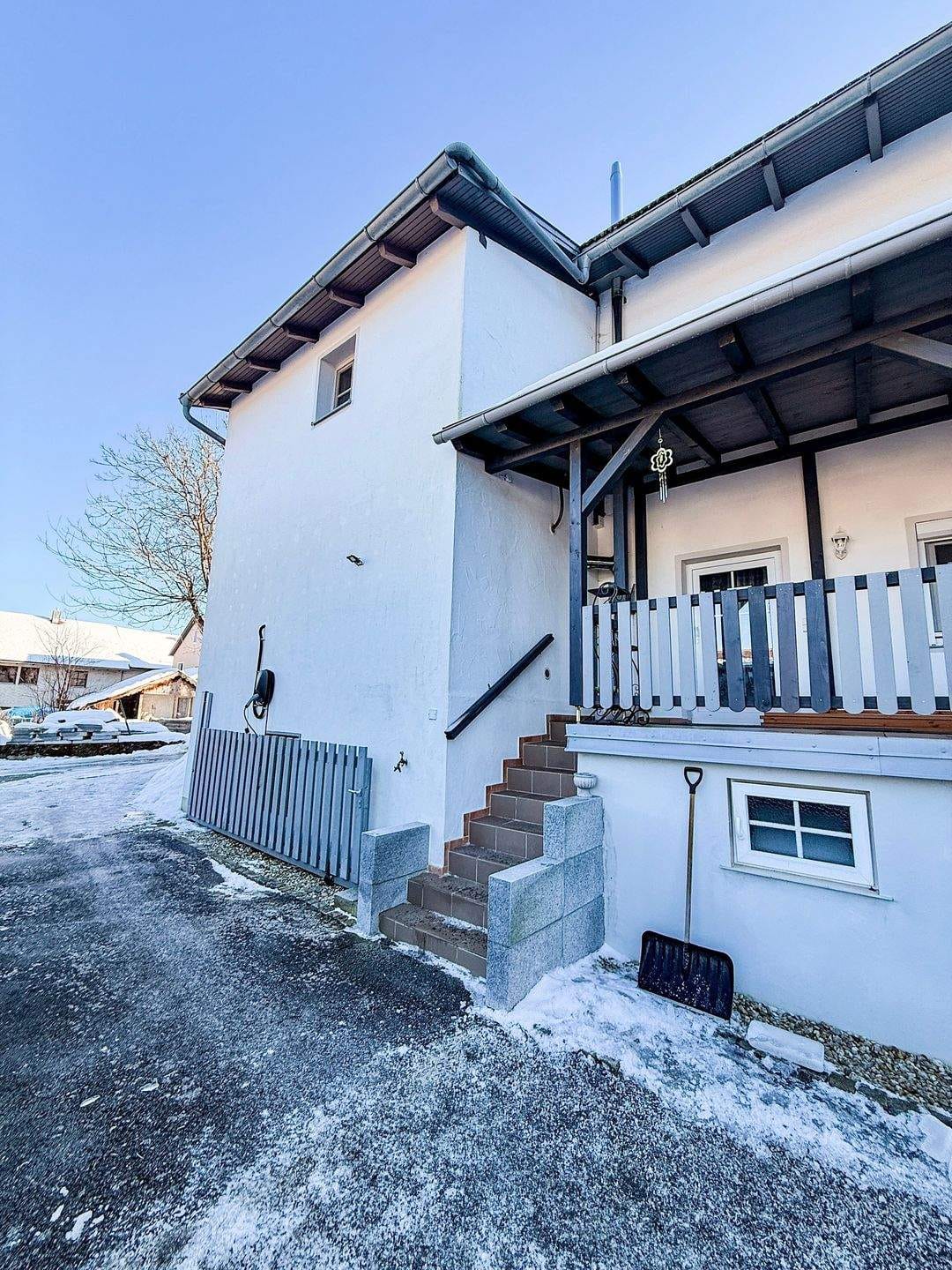 Immobilie in Innernzell - Großzügiges Einfamilienhaus mit Option auf getrennte Wohneinheiten in Innernzell - Bild 1