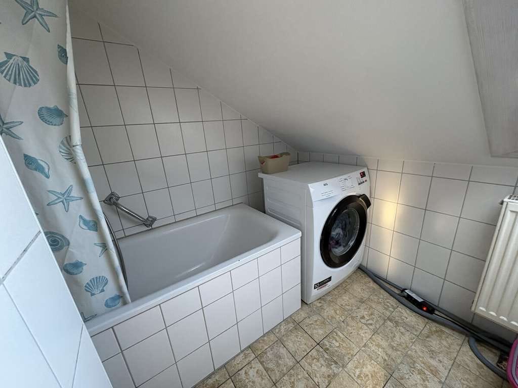 Immobilie in Bietigheim-Bissingen - Gemütliche 2-Zimmer-Dachgeschosswohnung mit zusätzlichem Raum & top Anbindung - Bild 3
