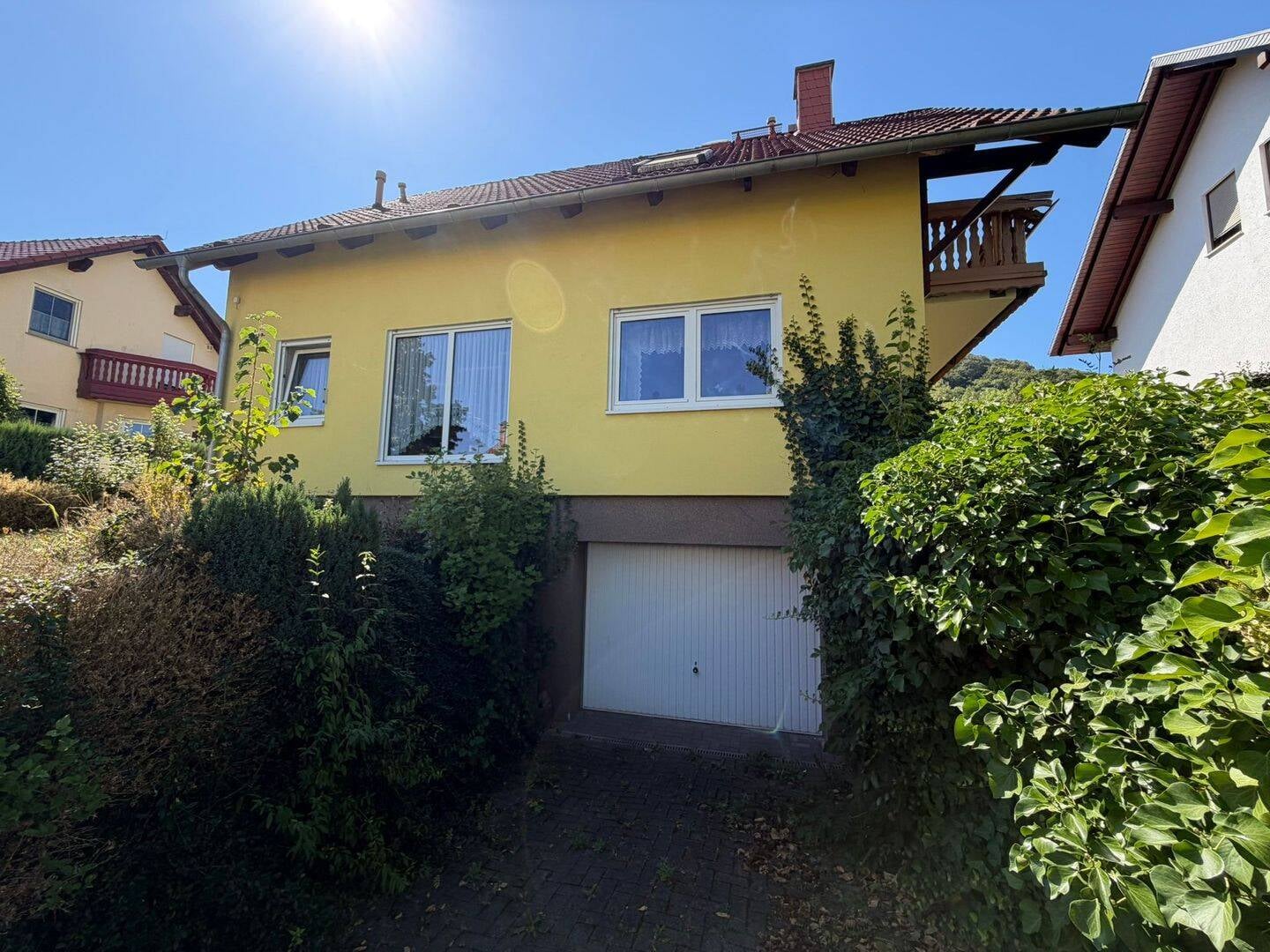 Immobilie in Kyffhäuserland - mod.-bed. EFH | 4 ZKB | Gäste-Bad | Kamin | Garten Tiefgarage | tolle Lage | Sondershausen - Bild 1