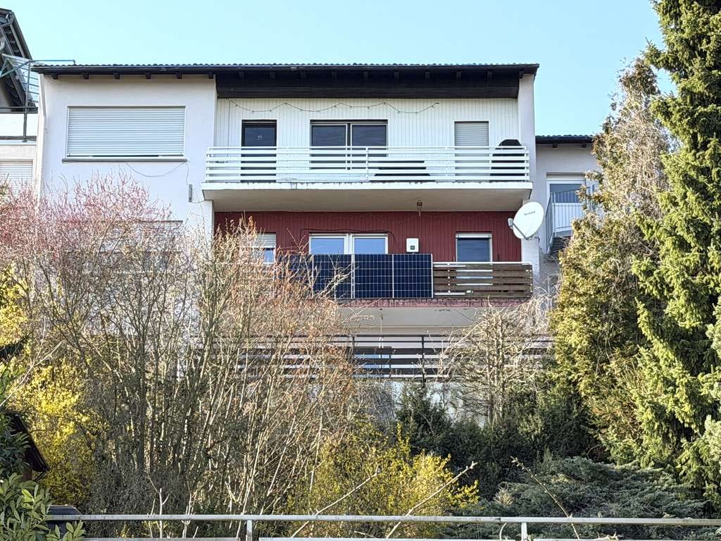 Immobilie in Lahnau - Wohnen über dem Lahntal: Einzigartiger Panoramablick und vielseitiges Raumkonzept - Bild 0