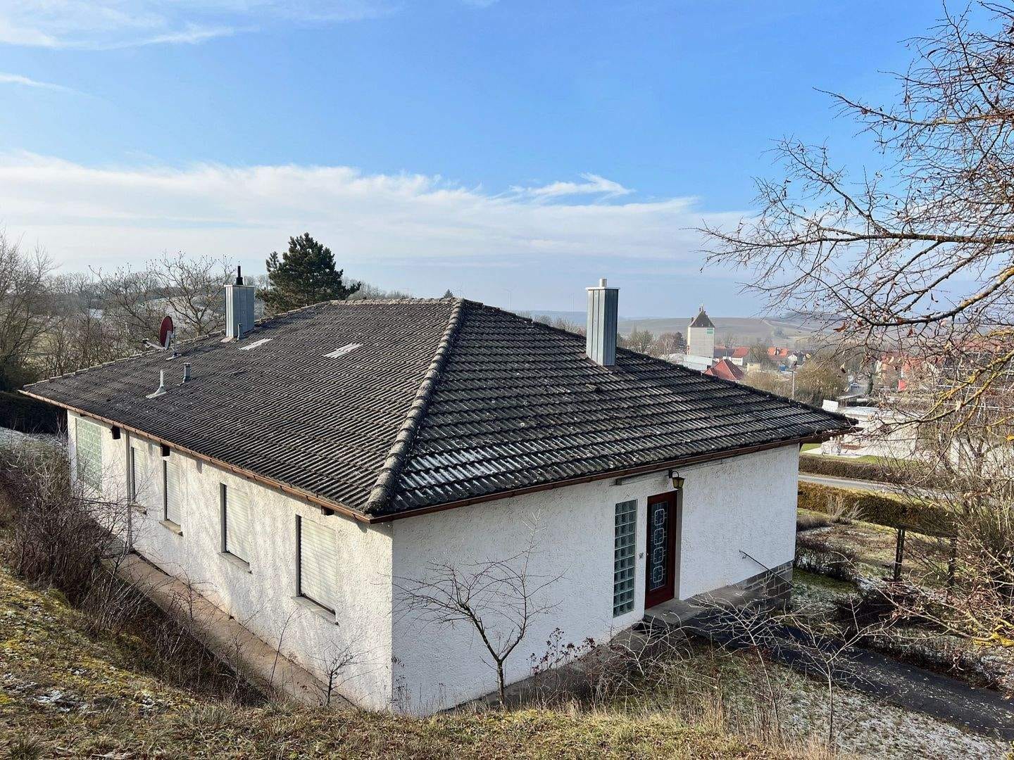 Immobilie in Stadtlauringen - "OPEN HOUSE" am Sonntag, den 26.04. zw. 14 und 16 Uhr, EFH, Sulzdorfer Str. 7, Stadtlauringen, Einfamilienhaus mit großem Grundstück in Stad - Bild 0