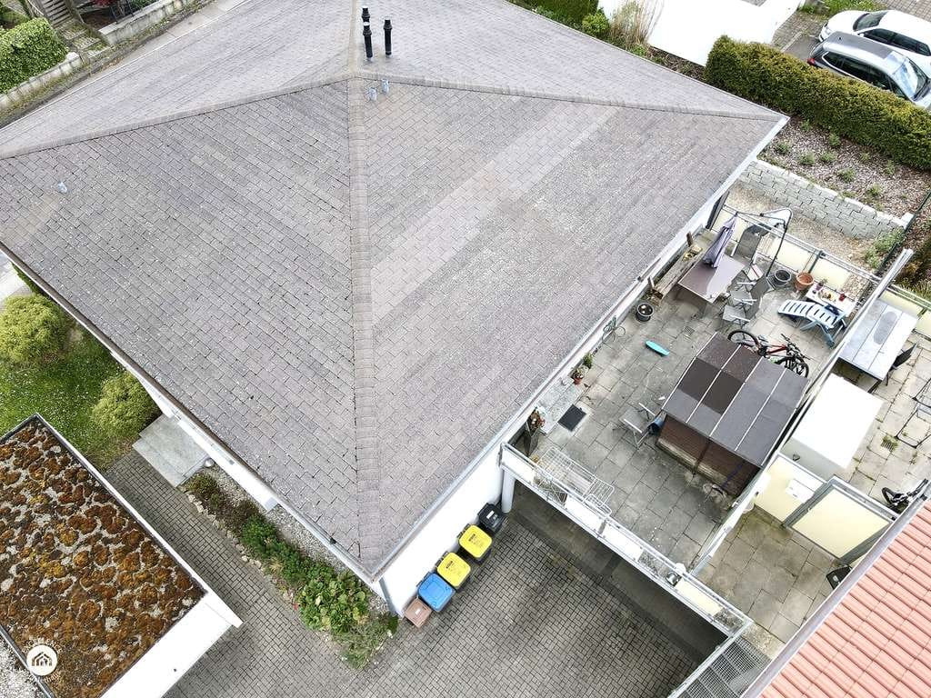 Immobilie in Günzburg - Ankommen und Wohlfühlen in Günzburg-Reisensburg!
3-Zimmer Wohnung mit großer Dachterrasse und Carpo - Bild 2