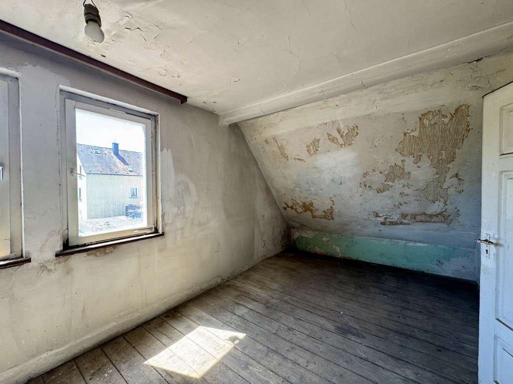 Immobilie in Heilbronn - Sanierungsbedürftiges Wohnhaus in Heilbronn-Böckingen! - Bild 3