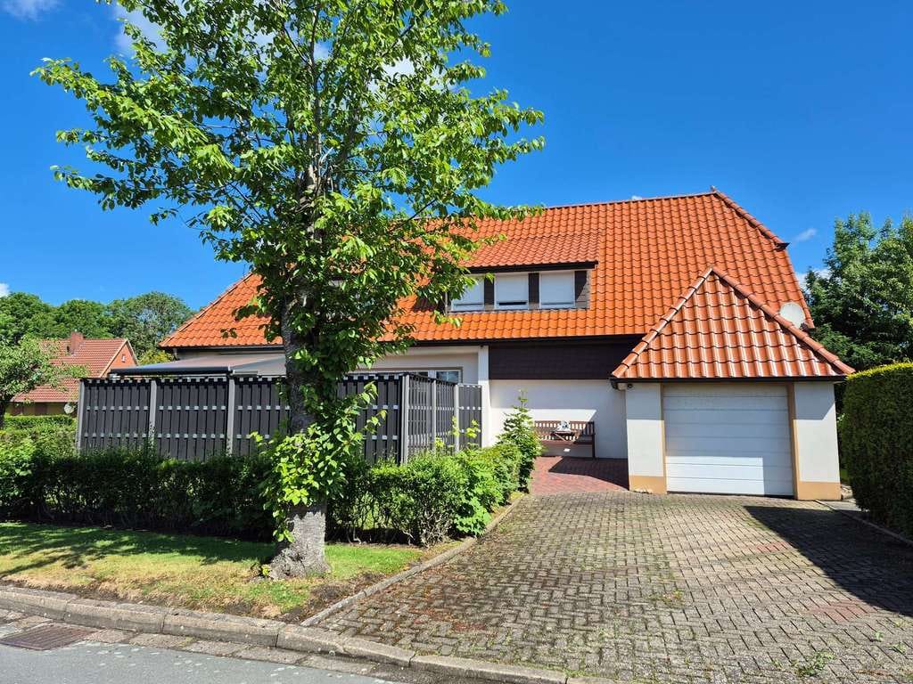 Immobilie in Butjadingen - Großzügiges Familienhaus in idyllischer Lage an der Nordsee - Bild 1