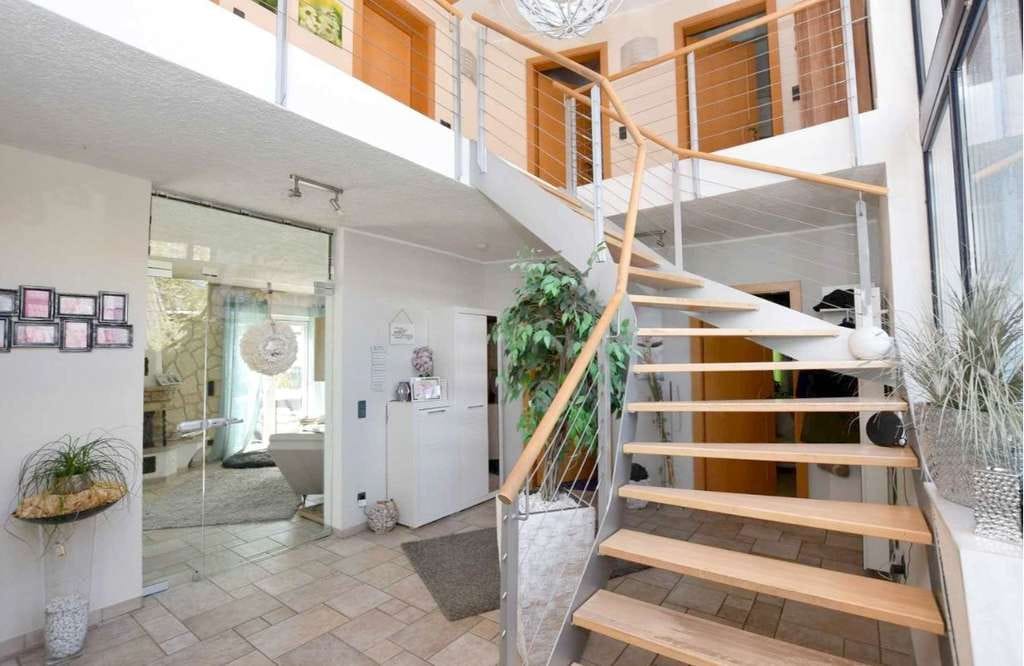Immobilie in Mariental - 2 Häuser - ein Preis: Moderne Villa + großzügiger Bungalow für Generationen-Wohnen. - Bild 1