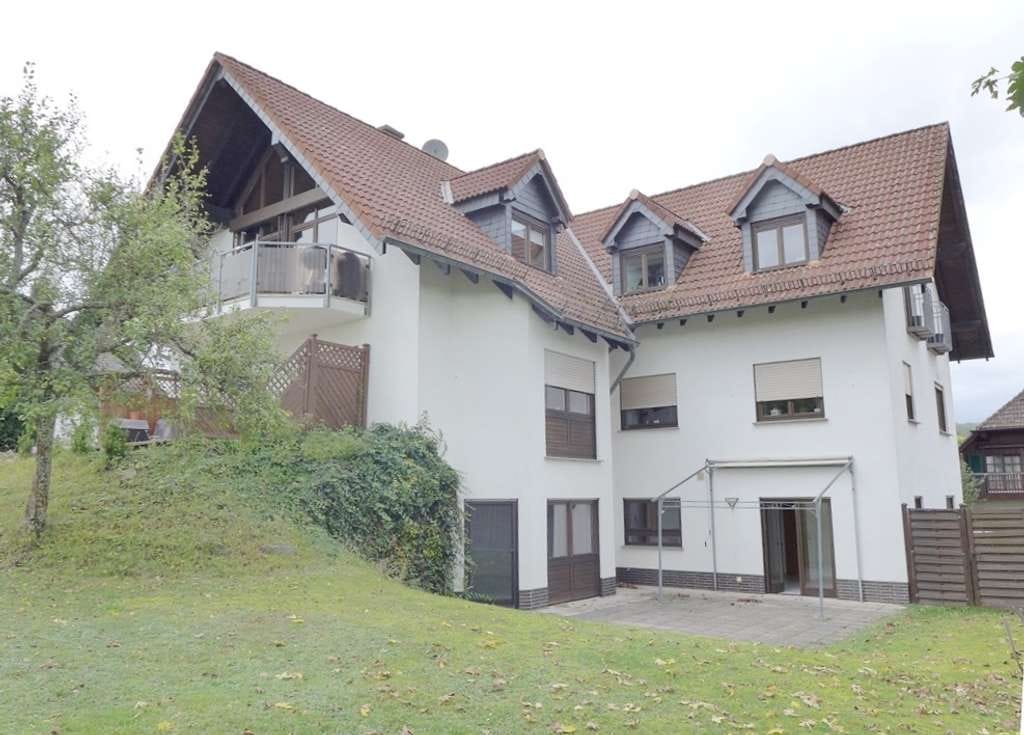 Immobilie in Ehringshausen - Gepflegtes Dreifamilienhaus - komplett vermietet - Bild 2