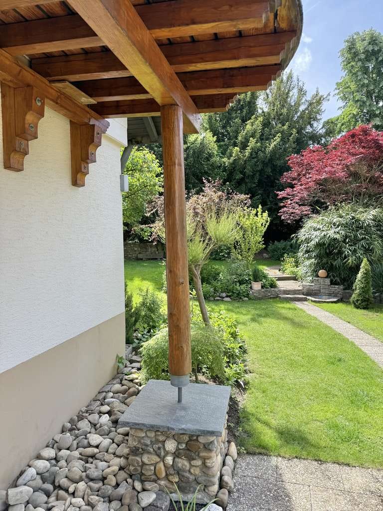 Immobilie in Badenweiler - Grüne Oase!
Ein-Zweifamilienhaus mit traumhaftem Grundstück!
Wohnen und Vermieten. Generationen us - Bild 4