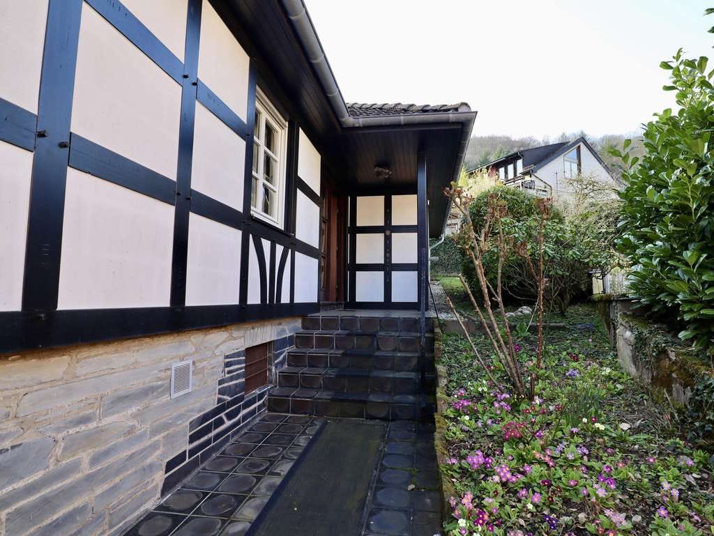Immobilie in Cochem - Charmanter Bungalow mit Burgblick in gefragter Wohnlage von Cochem - Bild 2