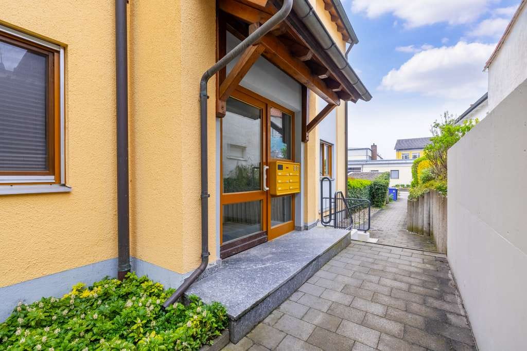 Immobilie in Mering - Gemütliche Dachgeschosswohnung in Mering – zentral gelegen für Pendler nach München - Bild 0