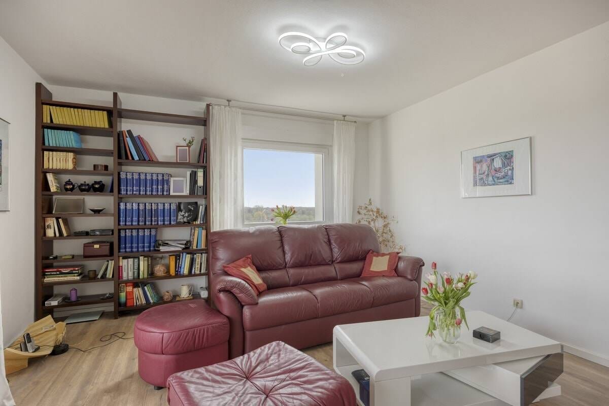 Immobilie in Dorsten - Stilvoll modernisierte 3-Zimmer-Wohnung mit Weitblick & Tiefgarage - Bild 1