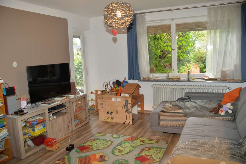 Immobilie in Waldenburg - Gepflegtes Einfam.-Wohnhaus mit ELW und Garage - Bild 1