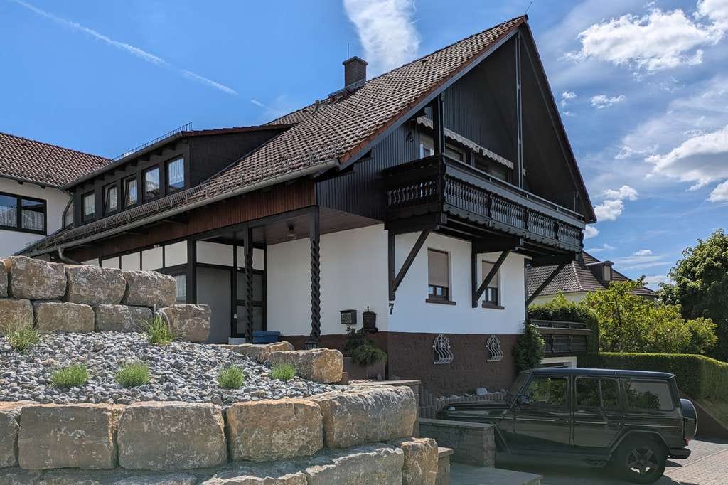 Immobilie in Erbach - 1 Haus 2 Wohnungen? Eigentlich beides! Viel Platz & viele Möglichkeiten in zentraler Lage von Erbach - Bild 1