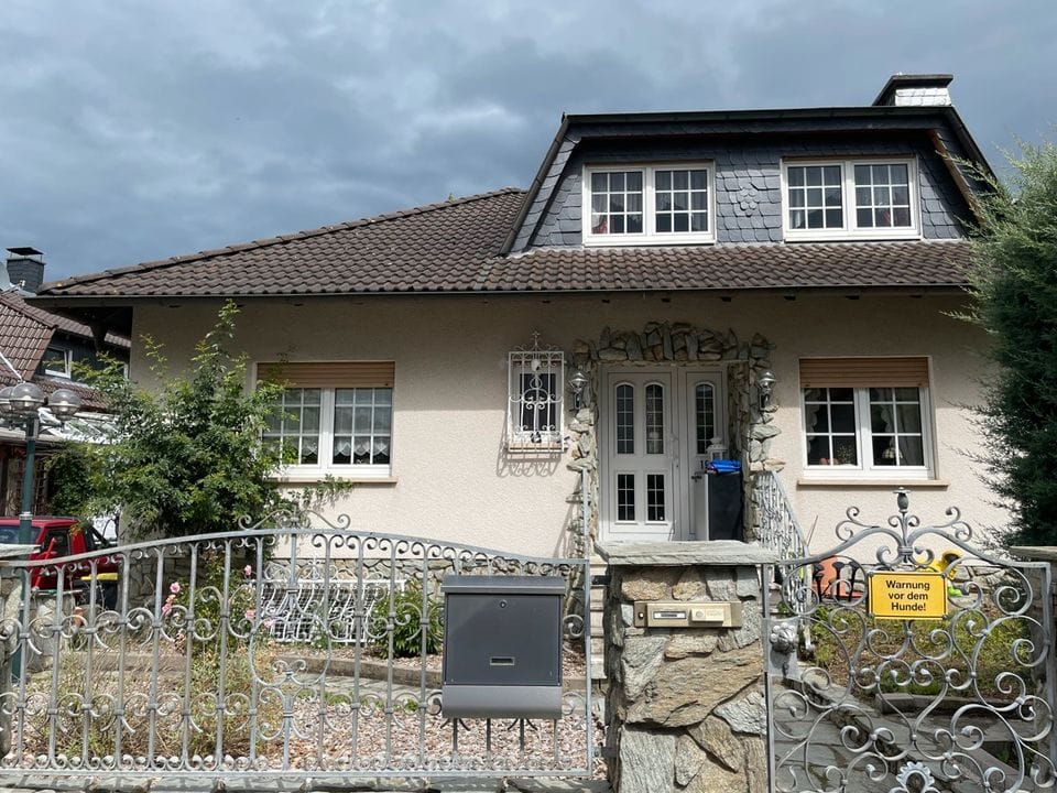 Immobilie in Florstadt - Einfamilienhaus im Bungalowstil mit großem Garten und Terrasse - Bild 0