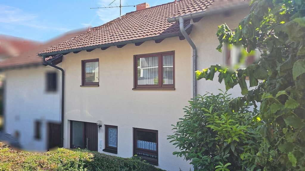 Immobilie in Meersburg - Attraktives Einfamilienhaus mit Ausbau Potential in gepflegter Wohnlage von Meersburg - Bild 1