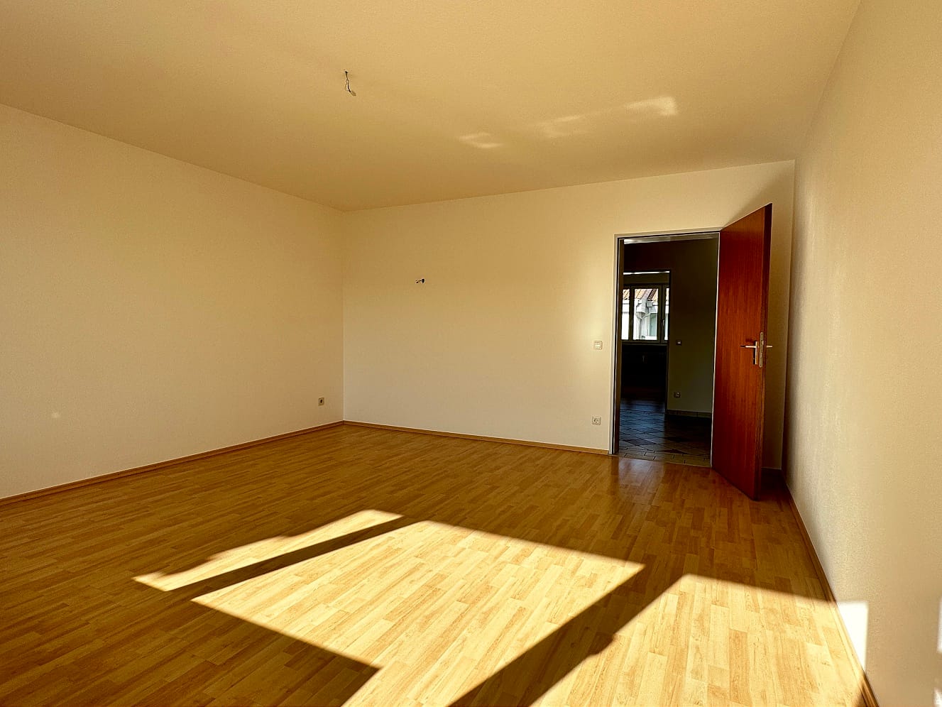 Immobilie in Kolbermoor - Wohnen mit Weitblick: Sonnige 3-Zimmer-Wohnung mit Balkon und Bergpanorama - Bild 4