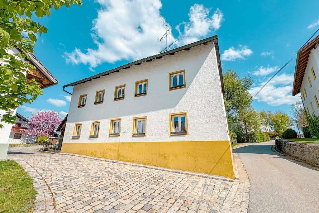 Immobilie in Fürstenzell - Wohnhaus mit Platz für Familie, Hobby und Handwerk nähe Fürstenzell!  - Bild 4