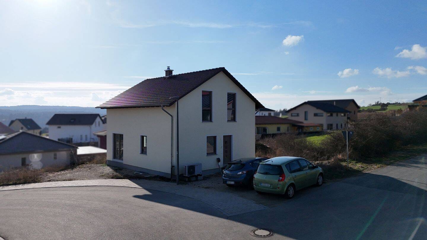 Immobilie in Schmidmühlen - Freistehendes Einfamilienhaus mit großem Garten in Schmidmühlen - Bild 0