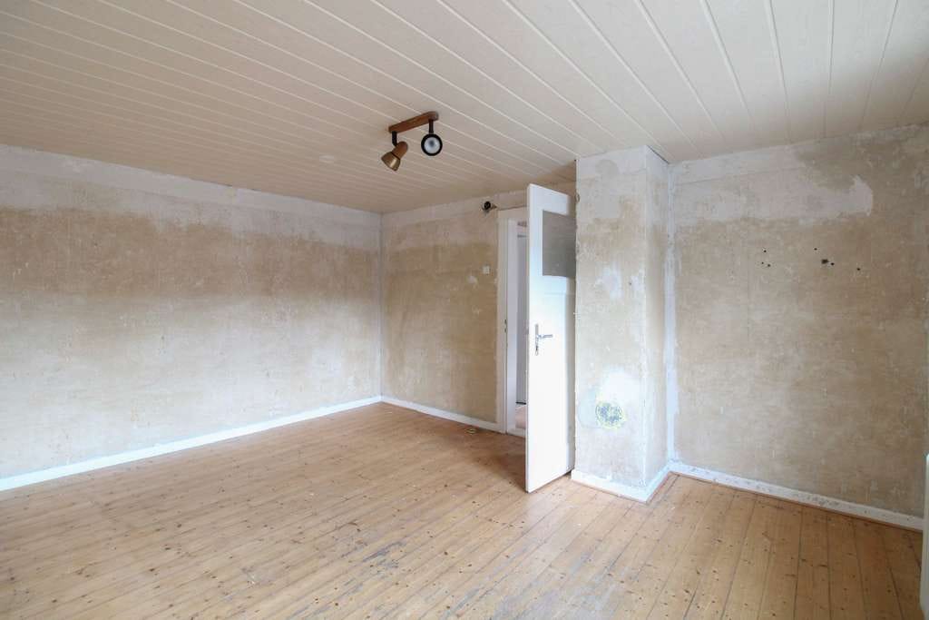 Immobilie in Weinbach - Sanierungsbedürftiges Wohnhaus mit Potenzial für Handwerker in Weinbach - Bild 4