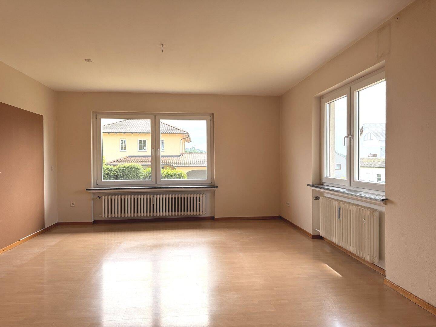Immobilie in Immenhausen - Großes Ein- bis Zweifamilienhaus in schöner Wohnlage von Immenhausen - Bild 4