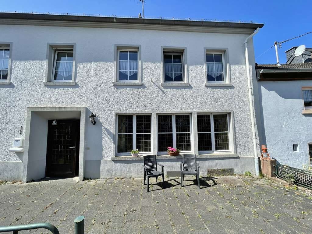 Immobilie in Densborn - **Große Immobilie bietet viel Potenzial und Nutzungsmöglichkeiten** - Bild 1