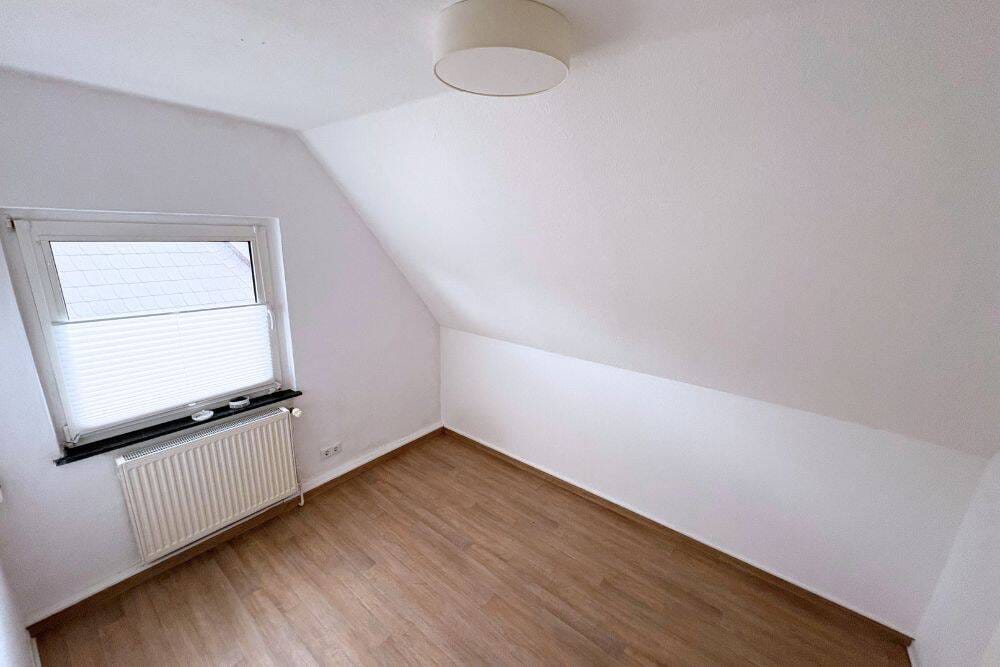 Immobilie in Horn-Bad Meinberg - Charmantes Dachnest für Singles – kompakt & gemütlich - Bild 0