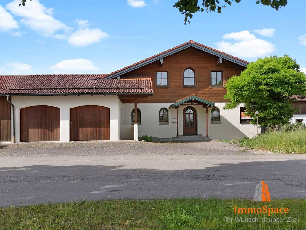 Immobilie in Fridolfing - **Traumhaus mit XL-Garten, Stadel, Doppelgarage uVm.** - Bild 1