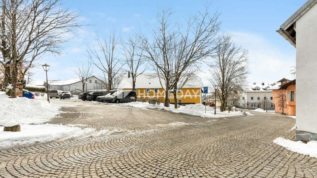 Immobilie in Tittling - Raum für Generationen – Teilsaniertes Zweifamilienhaus mit Innenhof und Scheune
 - Bild 4