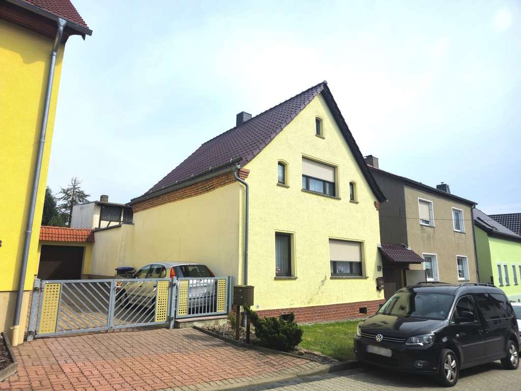 Immobilie in Ahlsdorf - Idyllisches Wohnen in Ahlsdorf – Nähe Mansfeld, Natur & Platz für die Familie - Bild 1