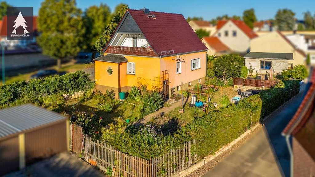 Immobilie in Hedersleben - Am Hakel zu Hause – Einfamilienhaus mit Garten, Balkon, Garage und ordentlich Platz - Bild 0