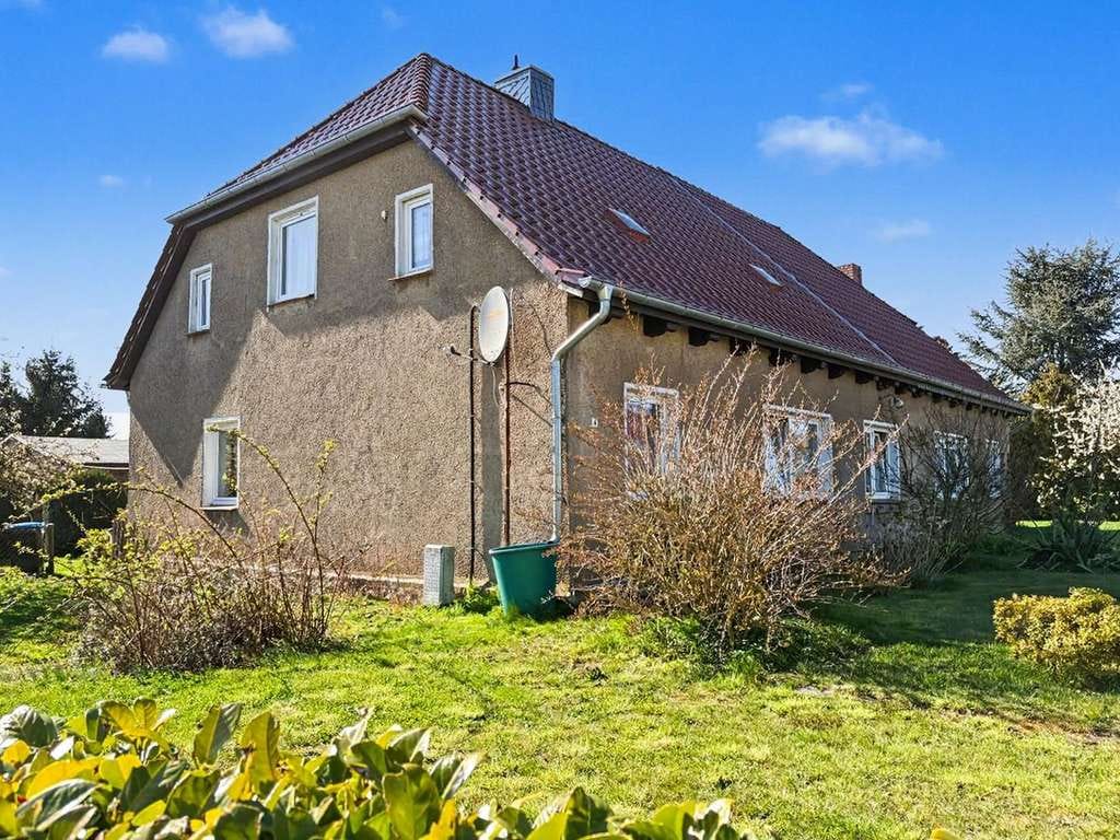 Immobilie in Dummerstorf - Sanierbare Doppelhaushälfte auf großem Grundstück in familiärer Umgebung von Prisannewitz - Bild 2