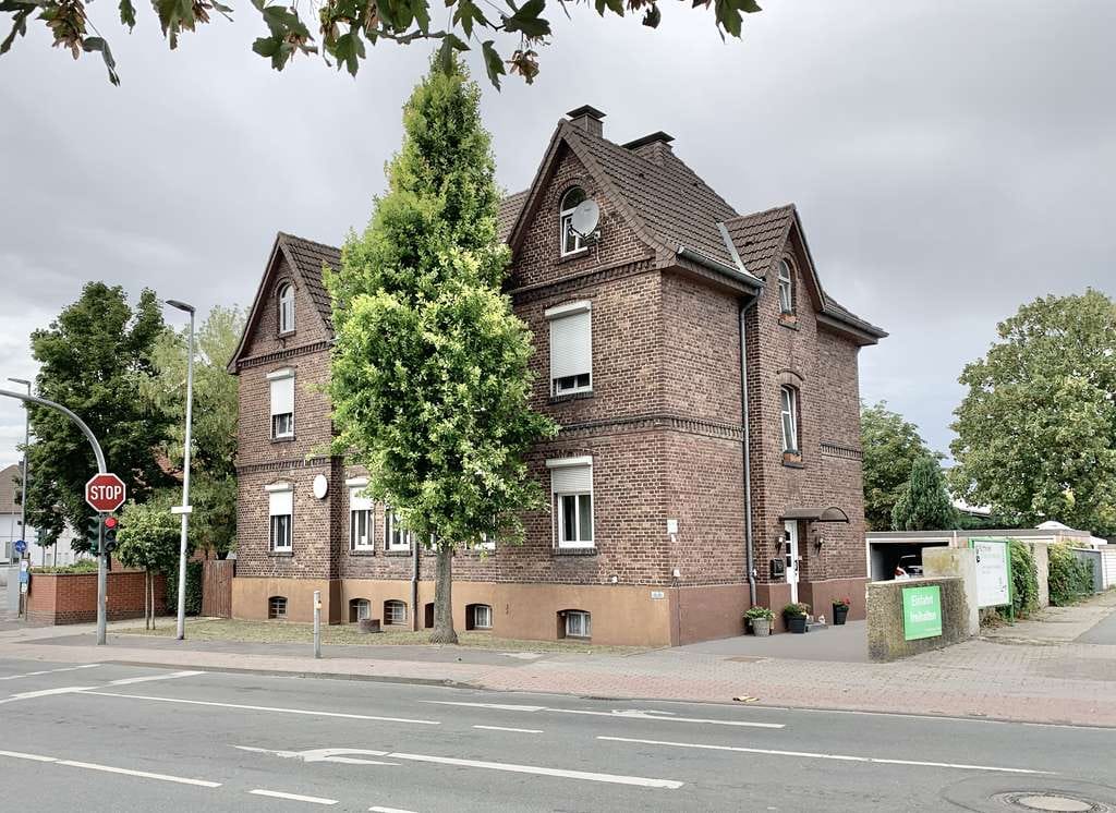 Immobilie in Ennigerloh - 4-Familienhaus in zentraler Wohnlage von Ennigerloh - Bild 0