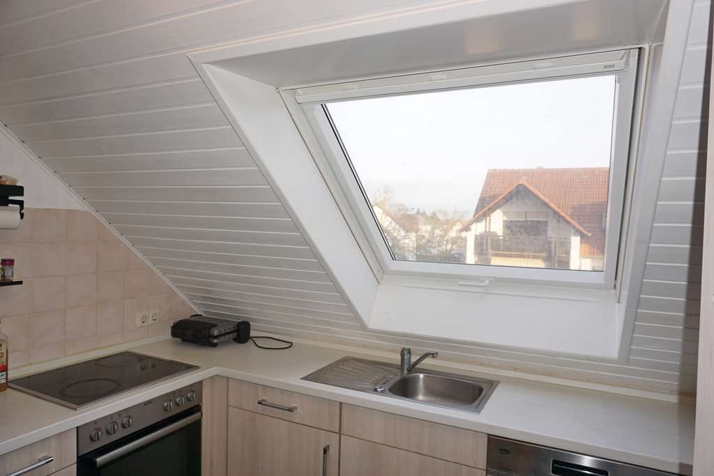 Immobilie in Bellheim - 3,5-Zimmer-Dachgeschosswohnung mit Balkon, Garage & Stellplatz in ruhiger Wohnlage - Bild 3