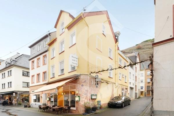 Immobilie in Zell (Mosel) - Gepflegtes Wohn- und Geschäftshaus mit beliebten Dönerladen in der Fußgängerzone von Zell - Bild 2